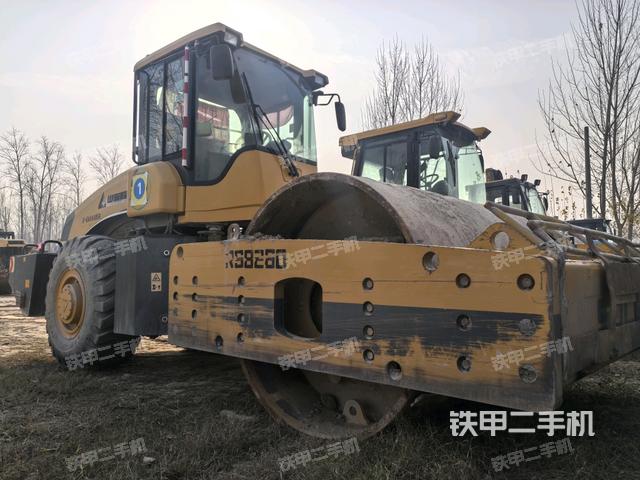 右前45°（压路机整机外观）