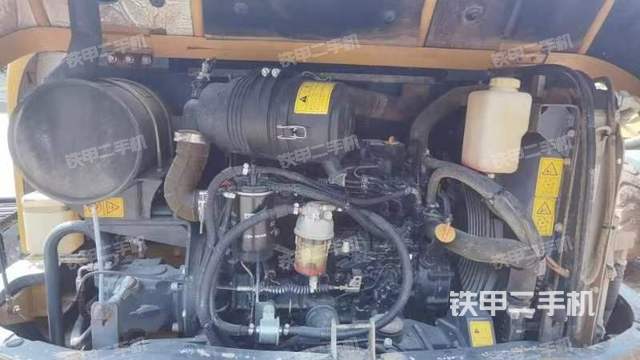 單側(cè)履帶整體（整機(jī)外觀）