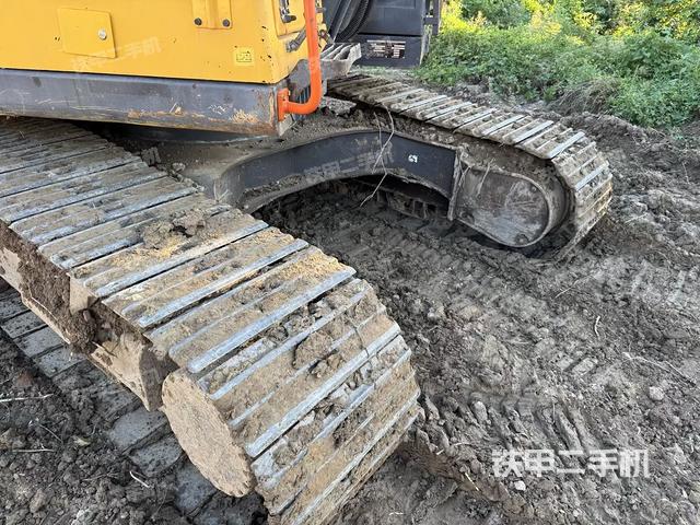 單側(cè)履帶整體（整機(jī)外觀）