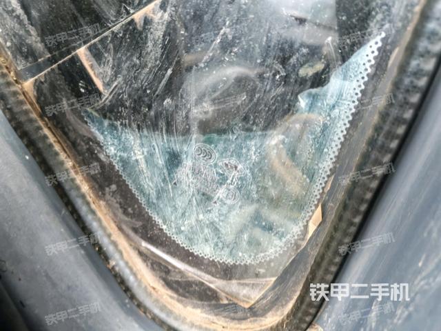 右侧玻璃角标（驾驶室部分）