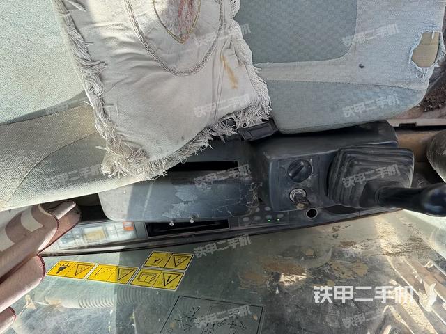 座椅左側(cè)控制臺(tái)/音響/含左手柄（駕駛室部分）