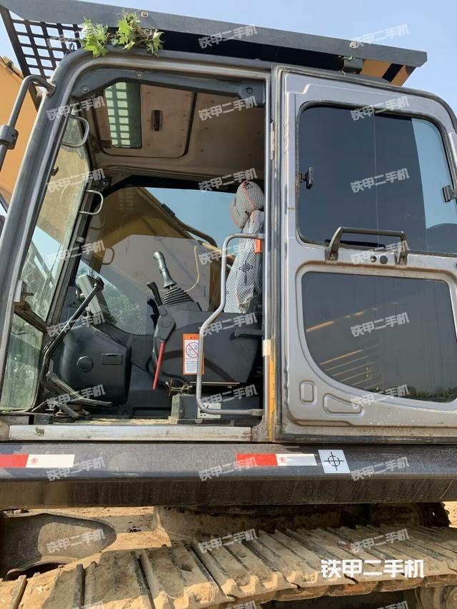 驾驶室整体（整机外观）