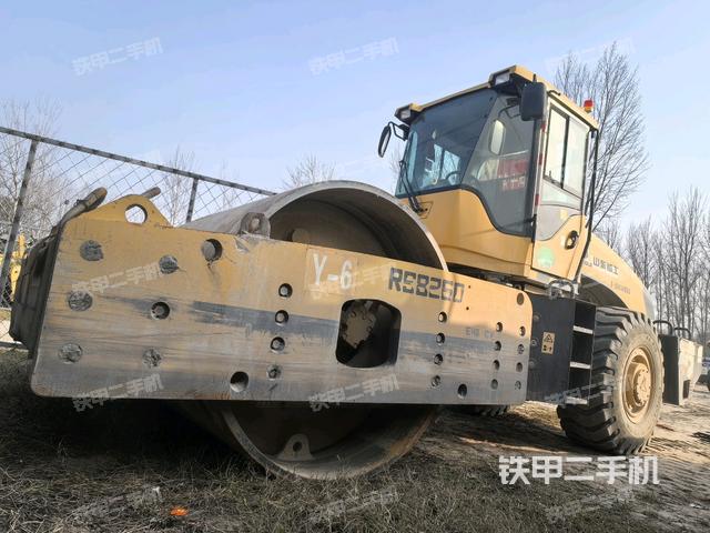 山东临工RS8260压路机