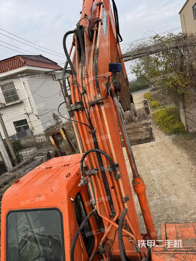 駕駛室頂部（整機(jī)外觀）