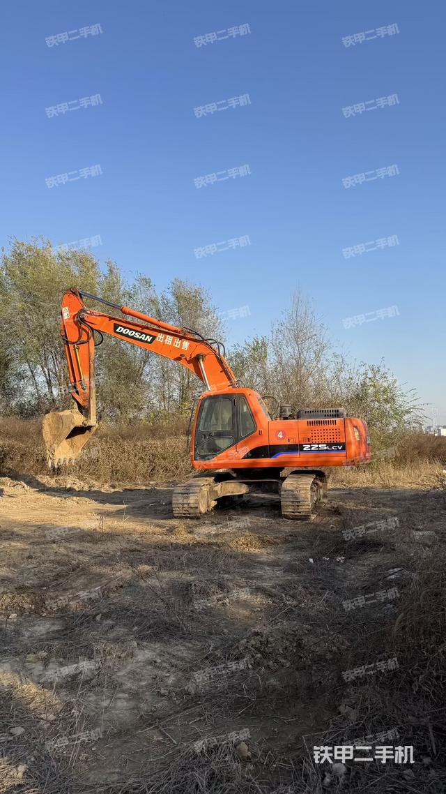 斗山DH225LC-7挖掘机