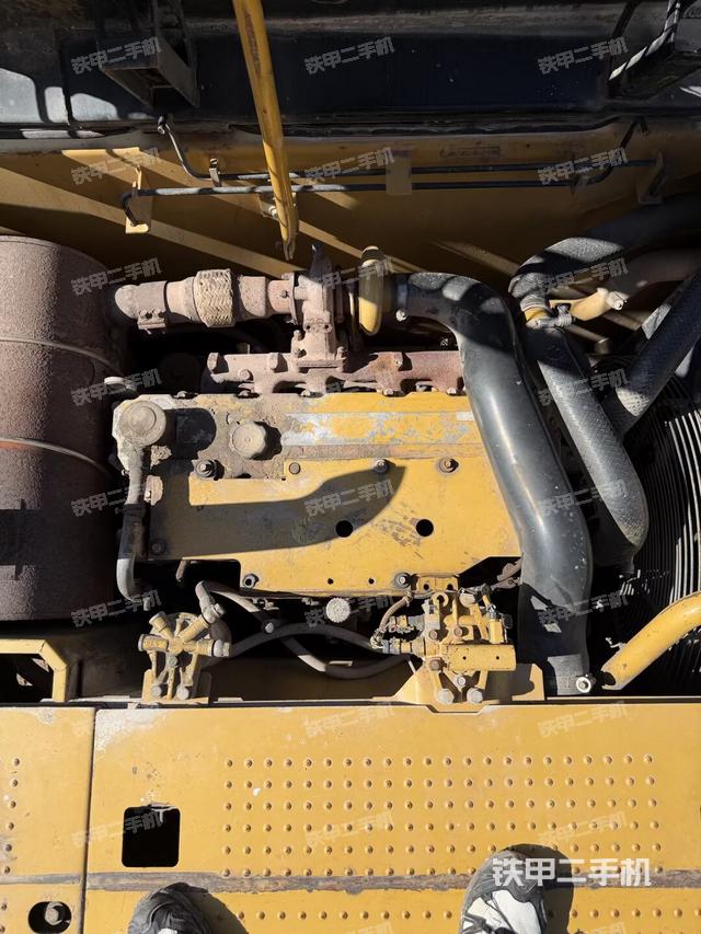 發(fā)動(dòng)機(jī)室（上車部件）