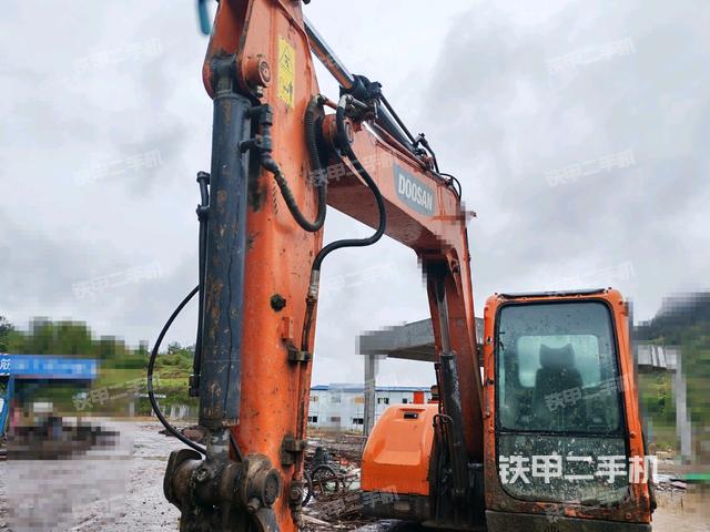 斗山DX75-9C挖掘机