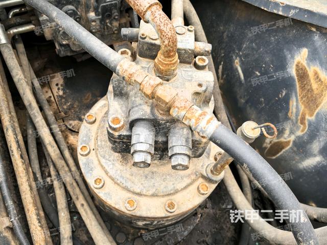 回轉(zhuǎn)馬達(dá)（上車部件）