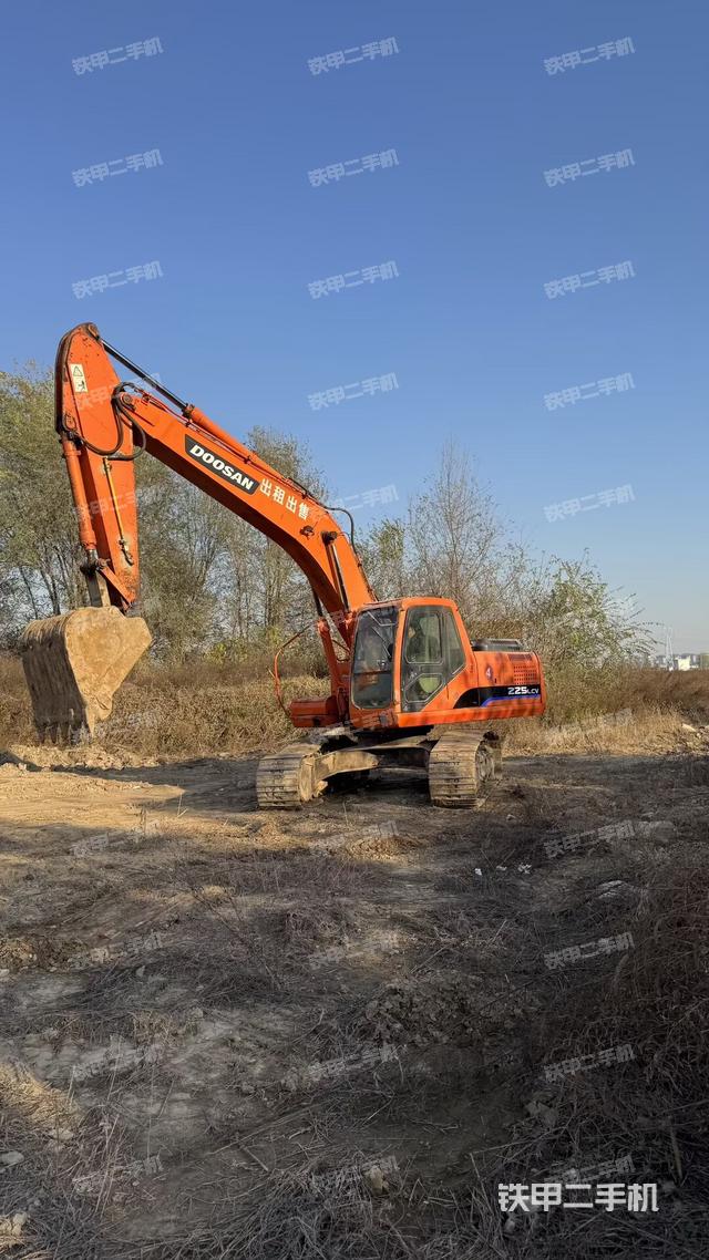 驾驶室顶部（整机外观）