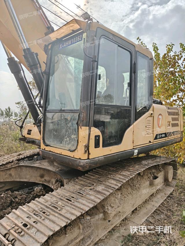 驾驶室整体（整机外观）