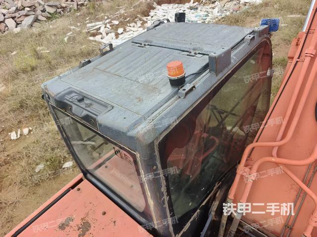 駕駛室頂部（整機(jī)外觀）