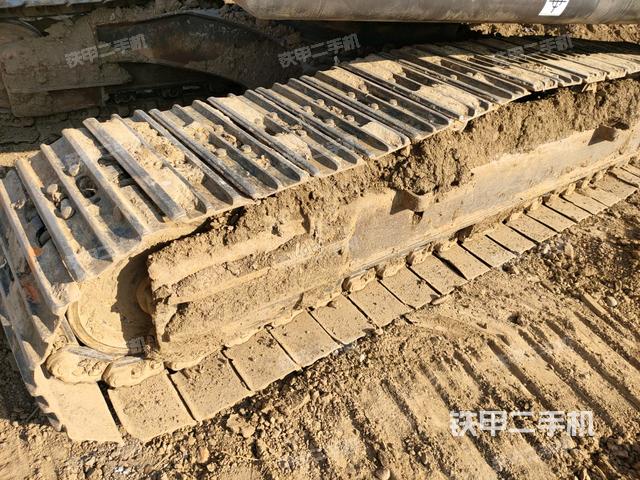 單側(cè)履帶整體（整機(jī)外觀）