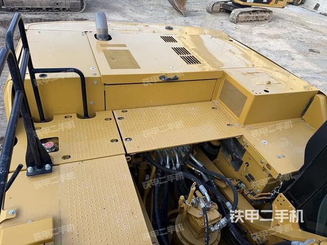 驾驶室顶部（整机外观）