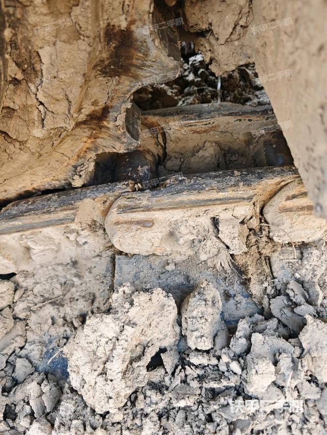 左驅(qū)動輪（行走機(jī)構(gòu)）