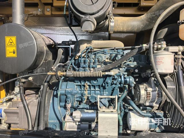 發(fā)動(dòng)機(jī)室（上車部件）