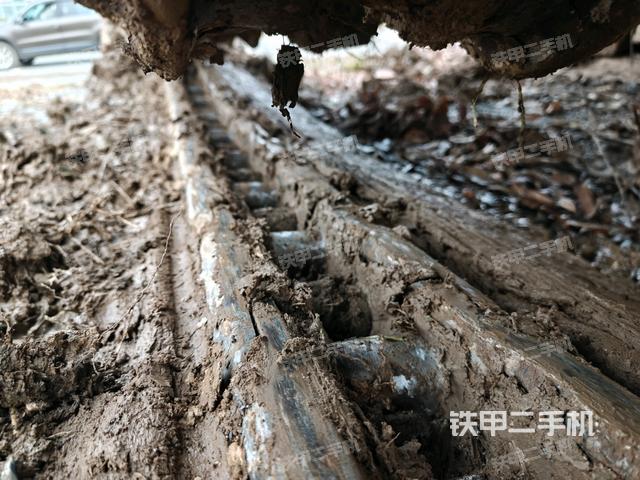 左側(cè)行走馬達蓋板（行走機構(gòu)）