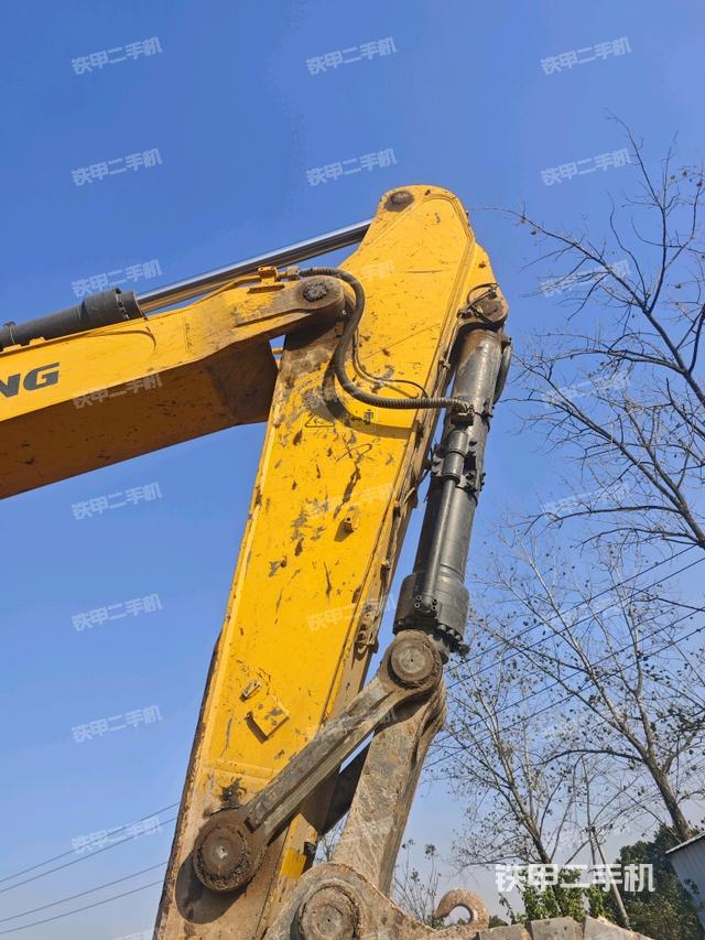 小臂整體左后（工作和回轉裝置）