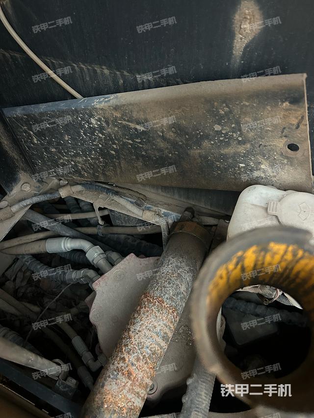 回轉(zhuǎn)馬達和主控閥（整機外觀）