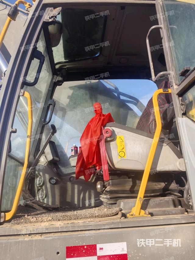 駕駛室整體（整機(jī)外觀）