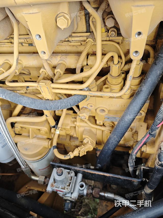 發(fā)動(dòng)機(jī)左側(cè)（整機(jī)外觀及大件）