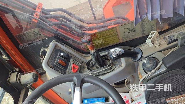 駕駛室整體（整機(jī)外觀）