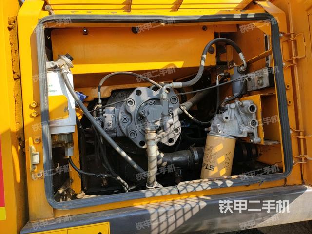 液壓泵艙室正面整體（整機(jī)外觀）