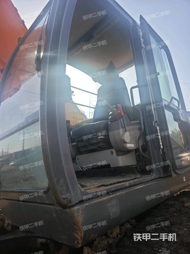 駕駛室整體（整機(jī)外觀）