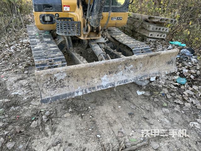 转盘和下车架正前（工作和回转装置）