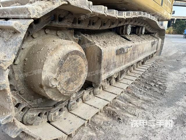 单侧履带整体（整机外观）