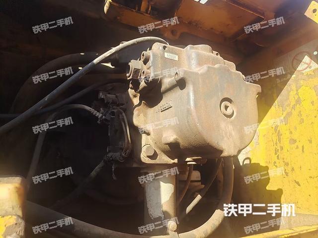 液壓泵艙室正面整體（整機(jī)外觀）