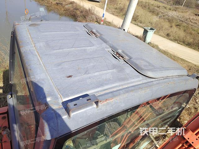 驾驶室顶部（整机外观）