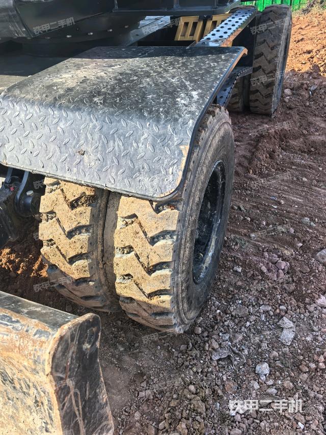 右側(cè)履帶整體?（行走機(jī)構(gòu)）