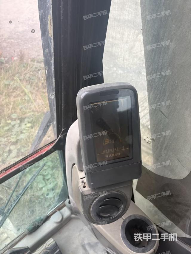 后窗玻璃角标（驾驶室部分）