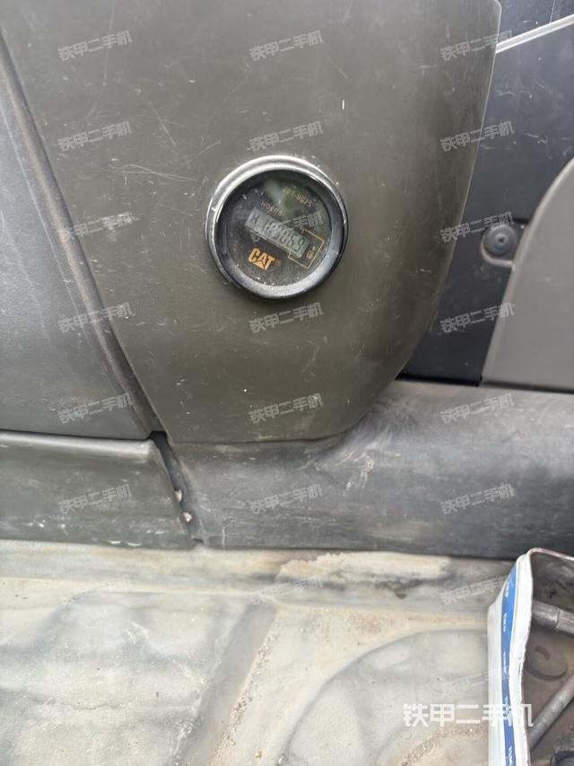 座椅右侧控制台/钥匙门/油门/含右手柄（驾驶室部分）