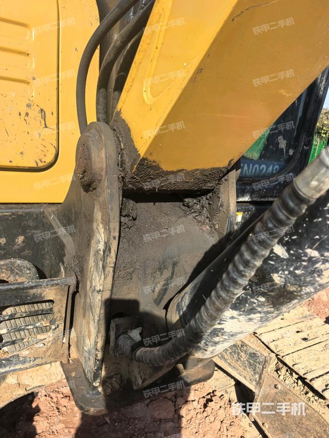 大臂根部?斜（工作和回轉(zhuǎn)裝置）