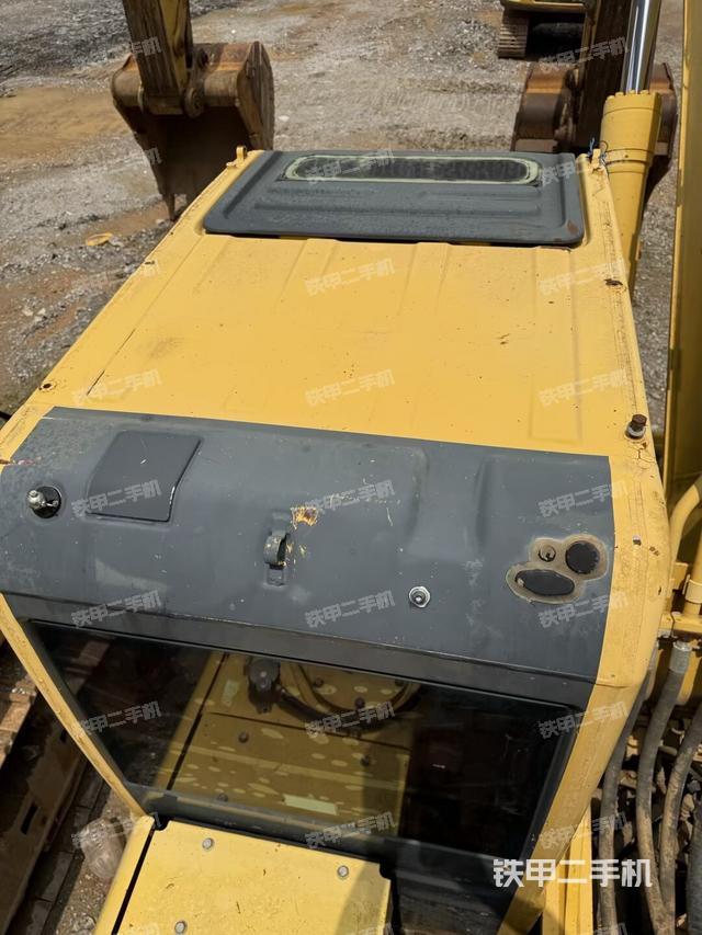 駕駛室頂部（整機(jī)外觀）