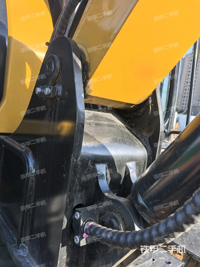 大臂根部?斜（工作和回轉(zhuǎn)裝置）