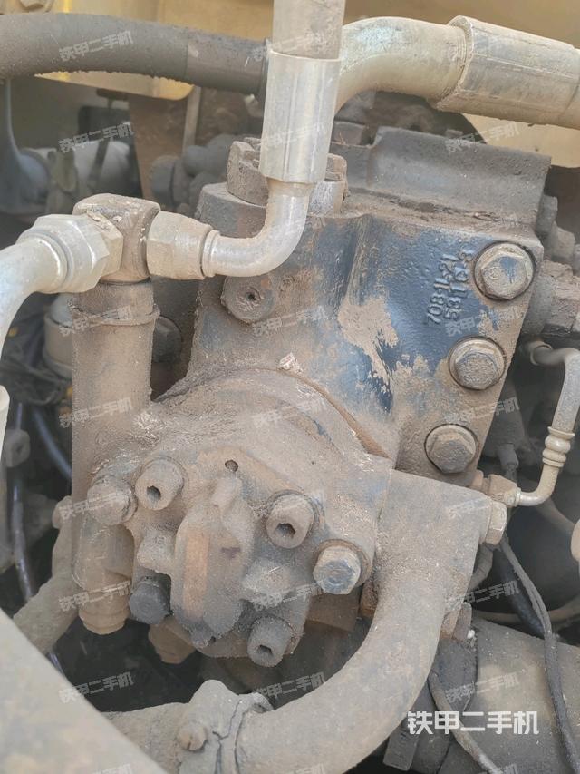 液壓泵艙室正面整體（整機(jī)外觀）