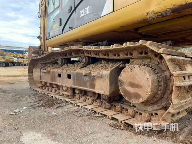 單側(cè)履帶整體（整機外觀）