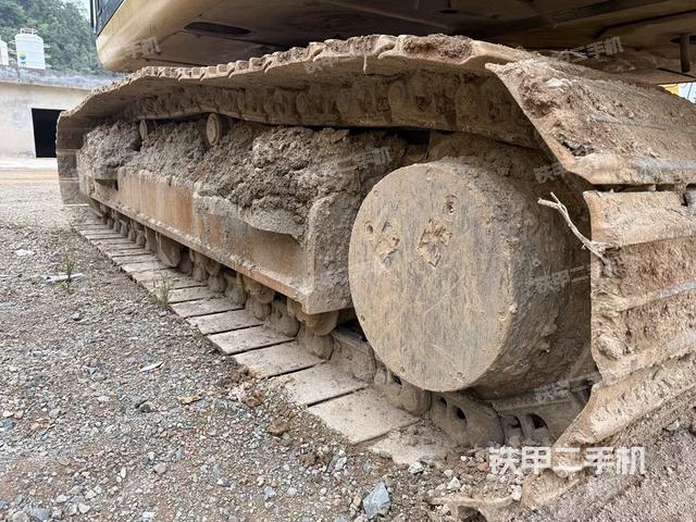 單側(cè)履帶整體（整機(jī)外觀）