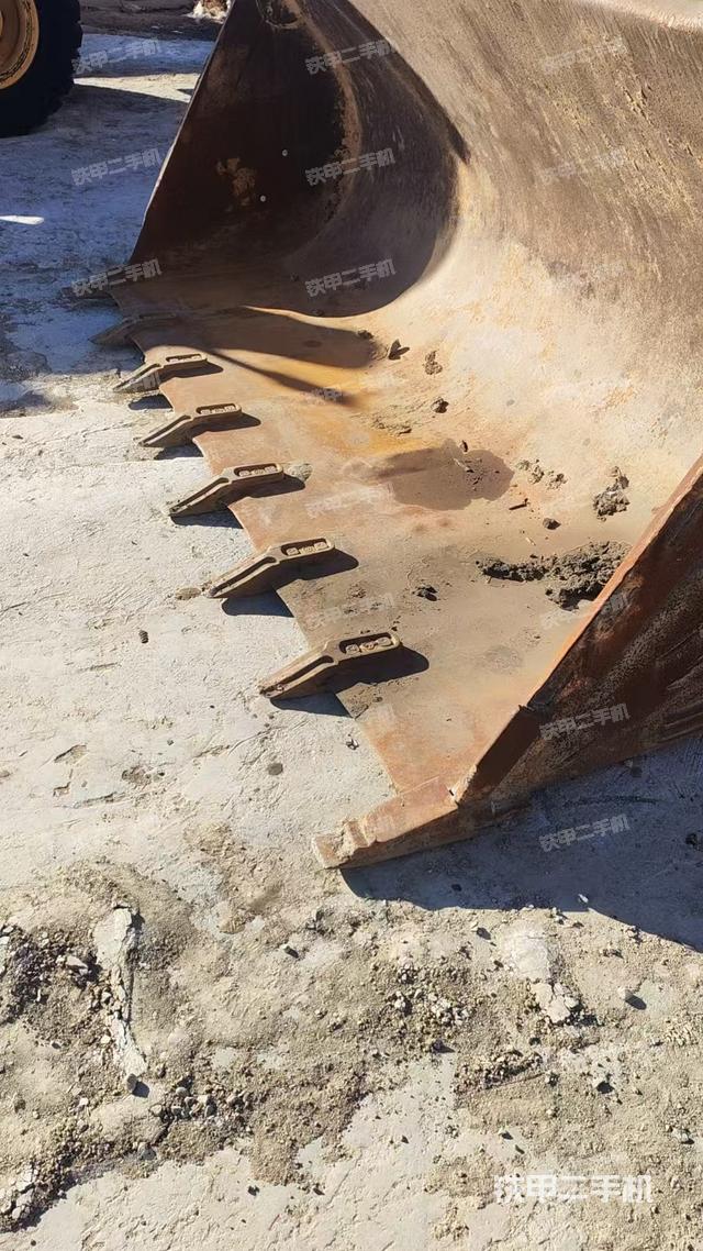 駕駛室工作臺(tái)（整機(jī)外觀及大件）