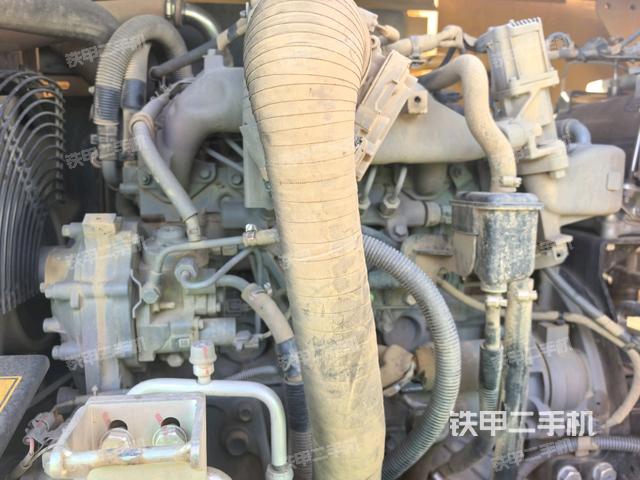 發(fā)動(dòng)機(jī)室（上車部件）