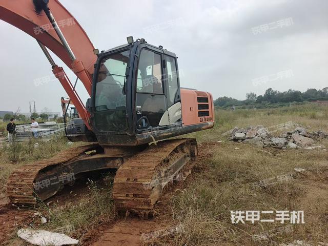 駕駛室整體（整機外觀）