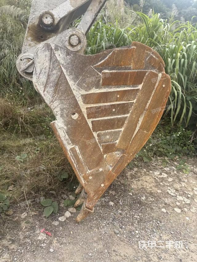 大臂整体 右侧（工作和回转装置）