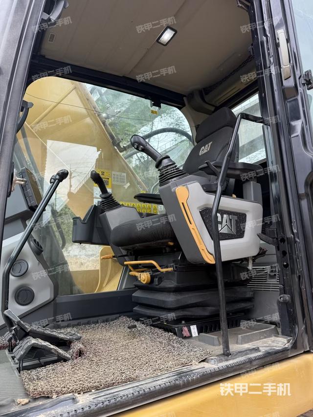 駕駛室整體（整機(jī)外觀）