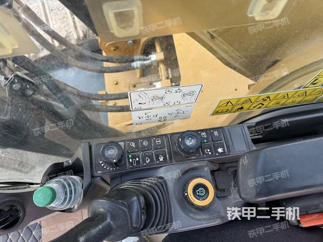 驾驶室整体（整机外观）