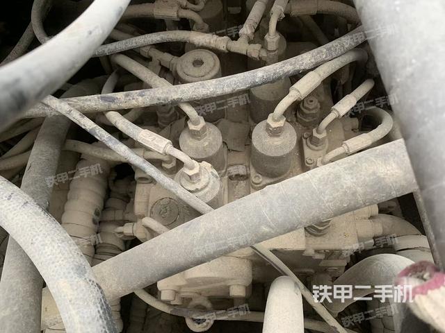 回转马达和主控阀（整机外观）