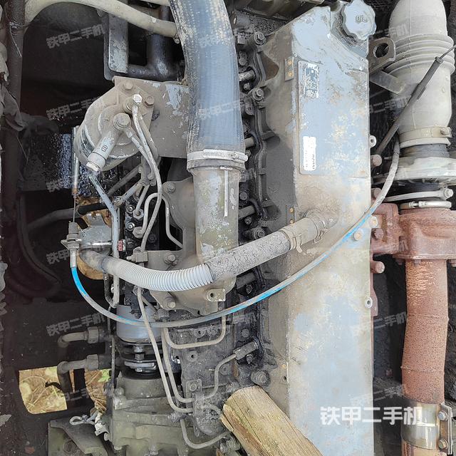 回转马达和主控阀（整机外观）