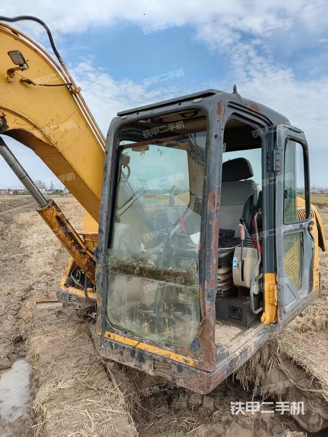 駕駛室整體（整機外觀）