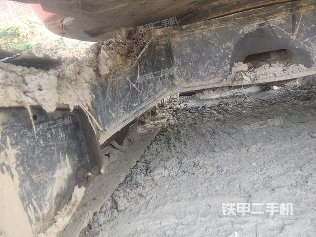 回转马达和主控阀（整机外观）